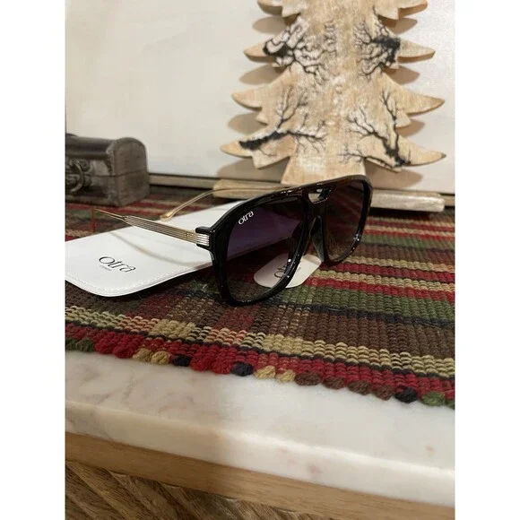 Otra Reina Women’s Black And Gold Sunglasses Runway Fashion NWT NEW - Picture 4 of 4